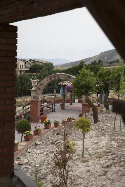 Bed and Breakfast La Dimora Di Samu Enna Exterior foto